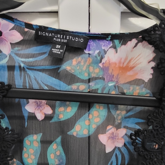 Signature 1 Studio plus size 2X cardigan - Picture 2 of 6